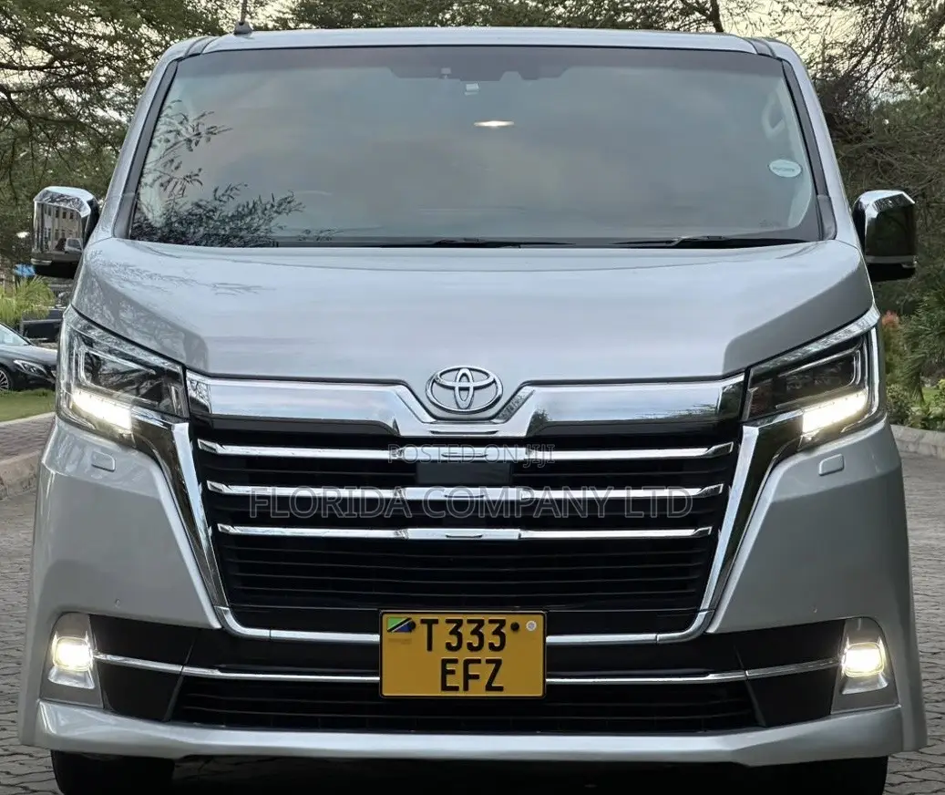 Toyota Quantum 2019 Silver