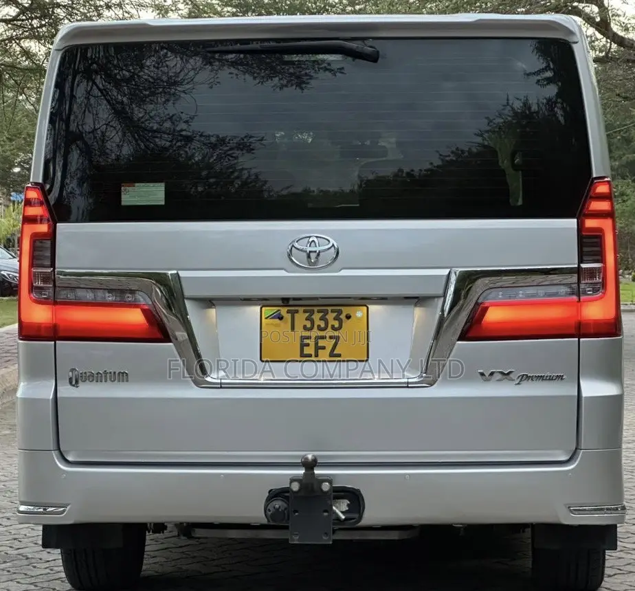 Toyota Quantum 2019 Silver