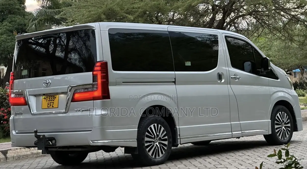Toyota Quantum 2019 Silver