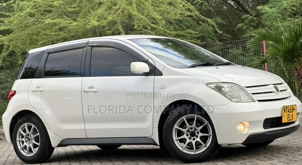 Toyota IST 2004 White