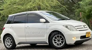 Toyota IST 2004 White