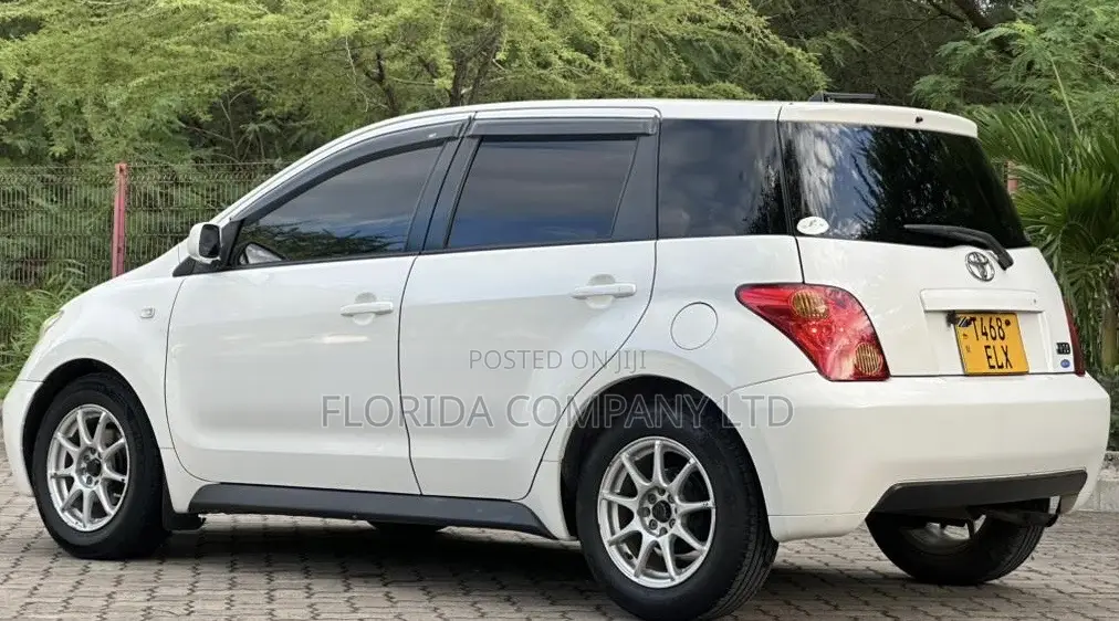 Toyota IST 2004 White