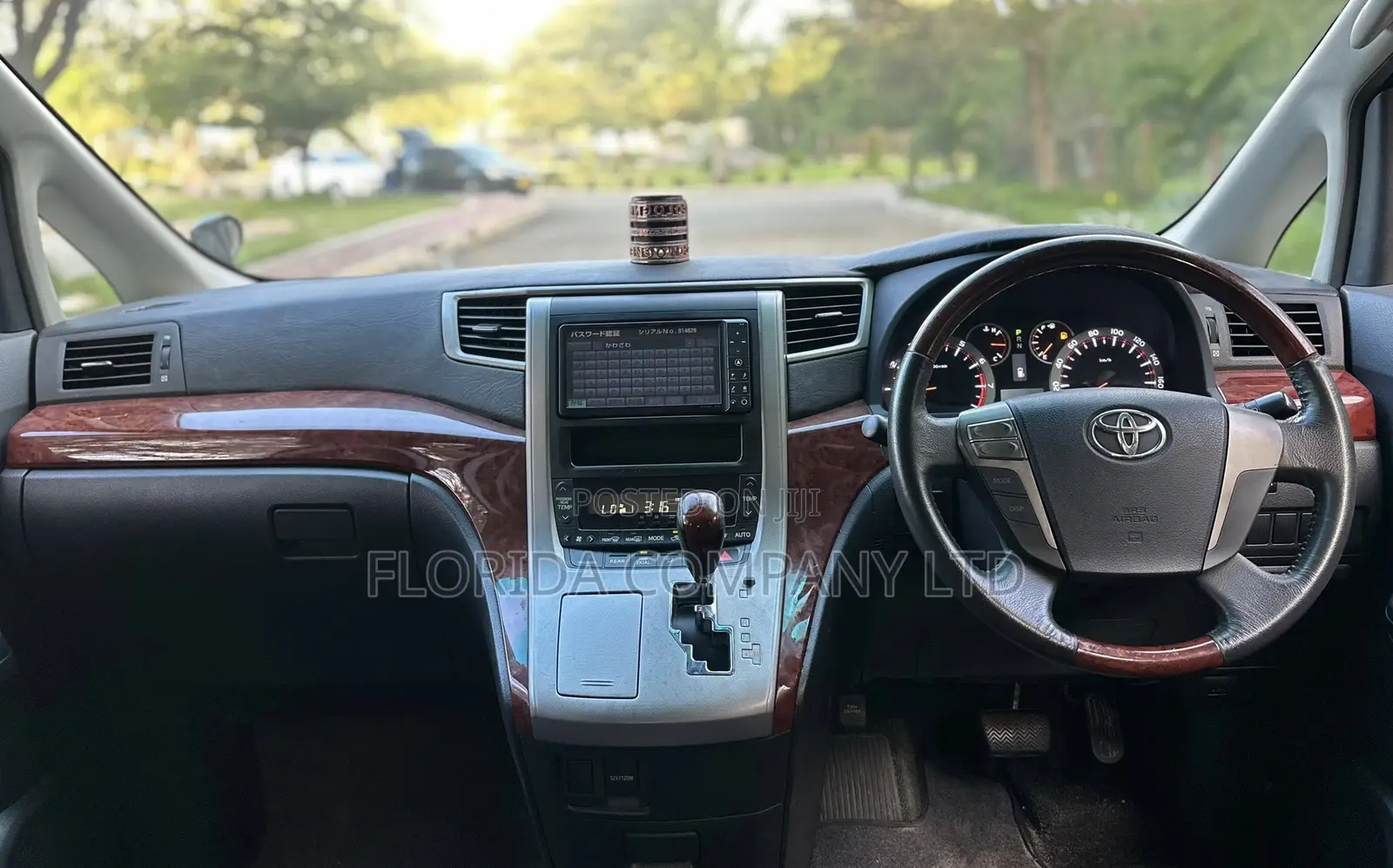 Toyota Vellfire 2010 Black