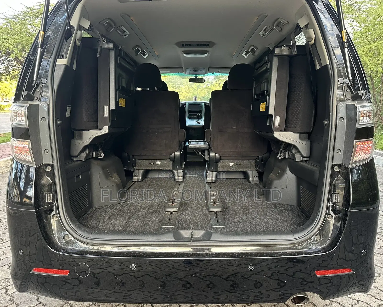 Toyota Vellfire 2010 Black