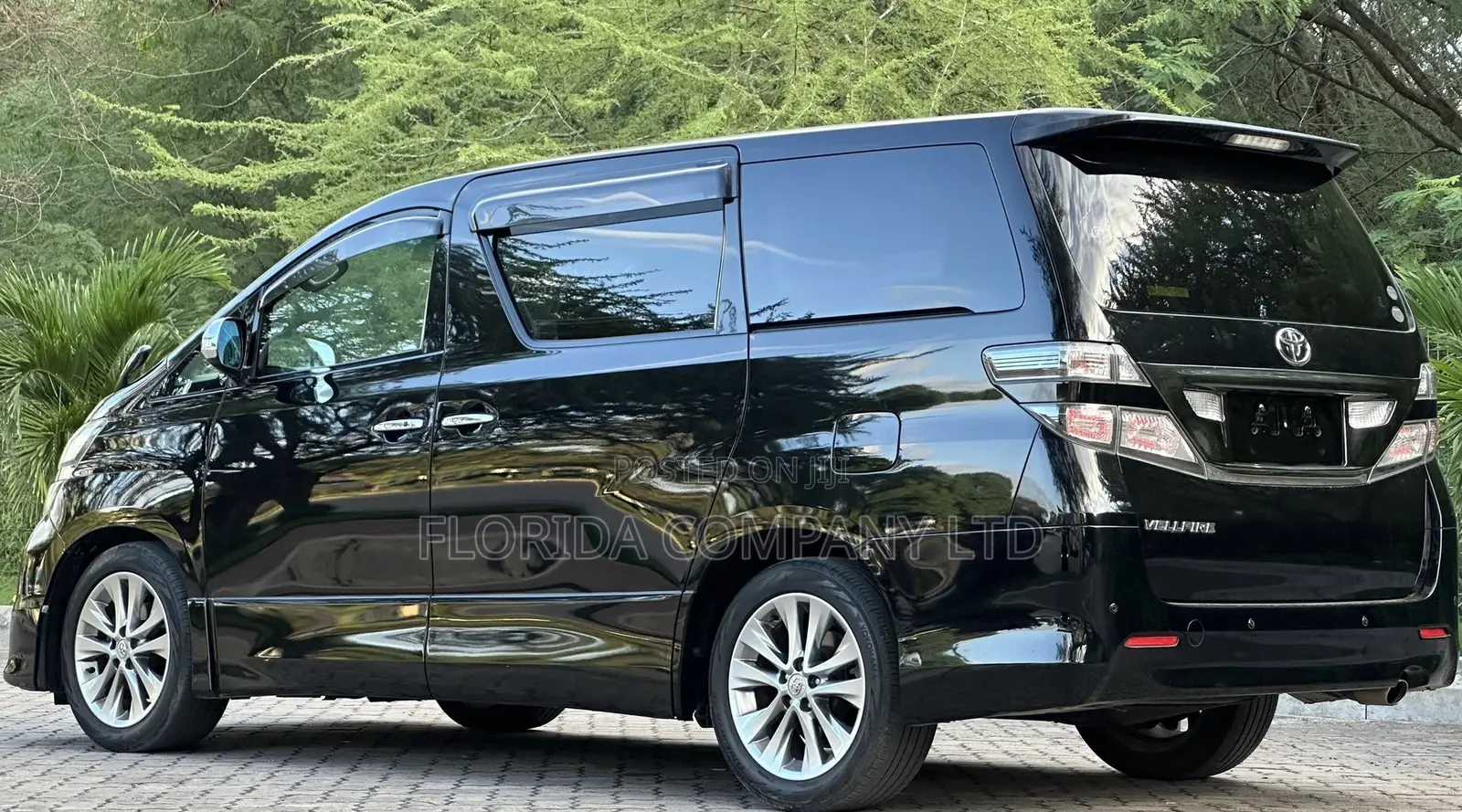 Toyota Vellfire 2010 Black