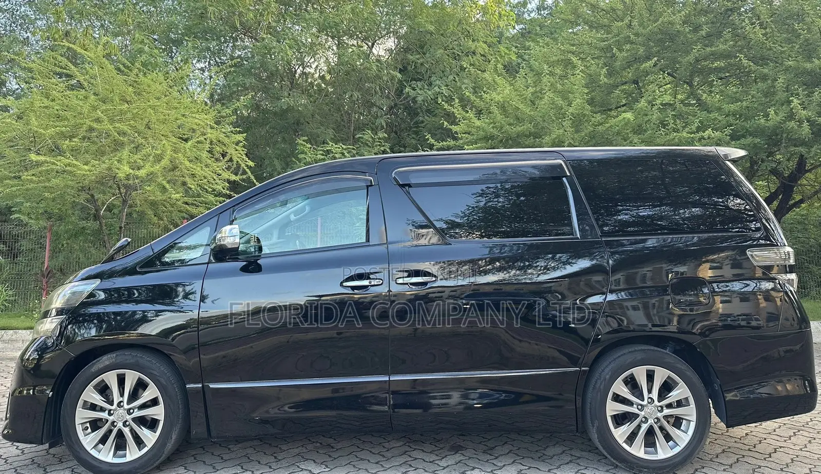 Toyota Vellfire 2010 Black