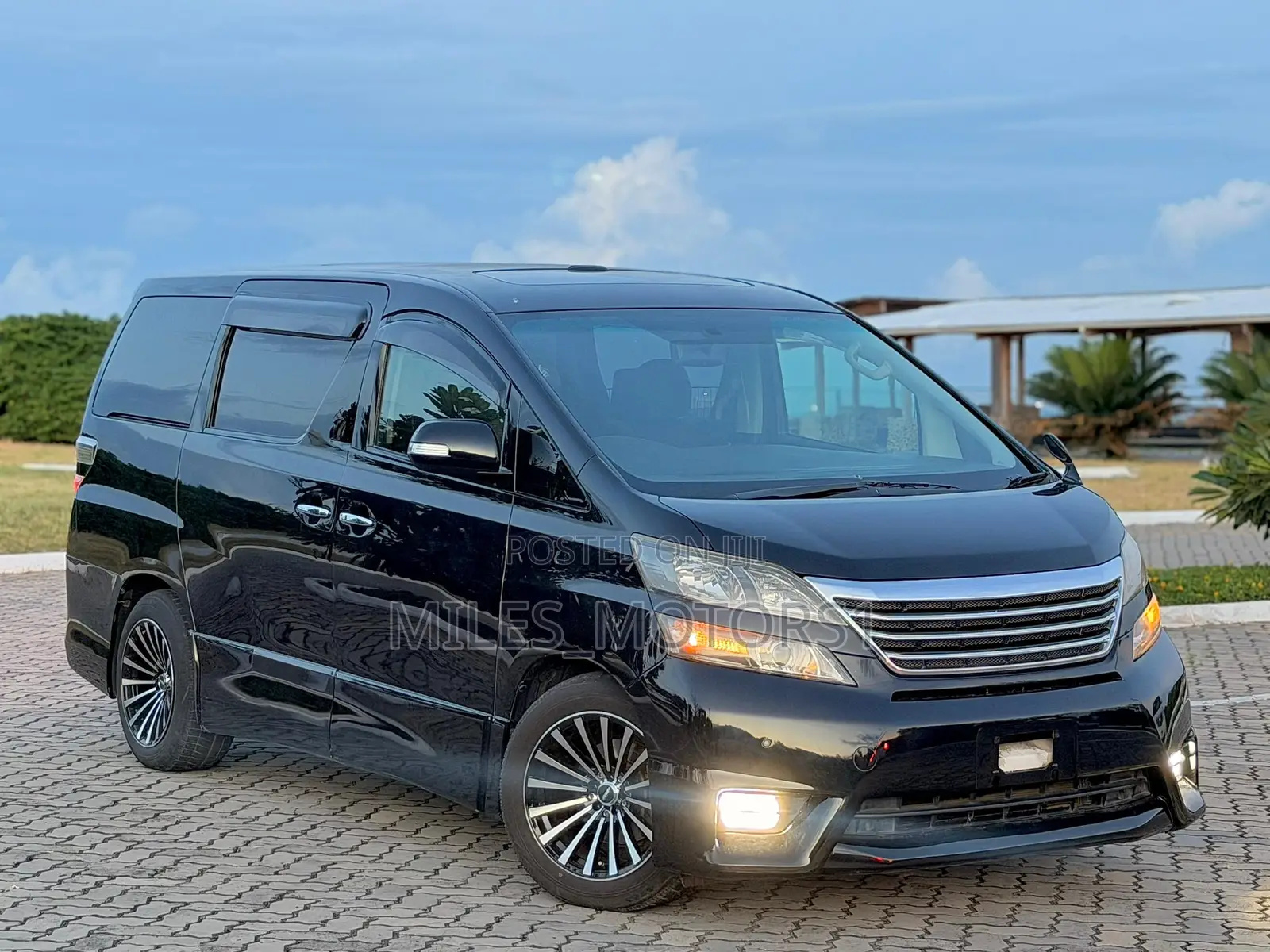 Toyota Vellfire 2009 Black