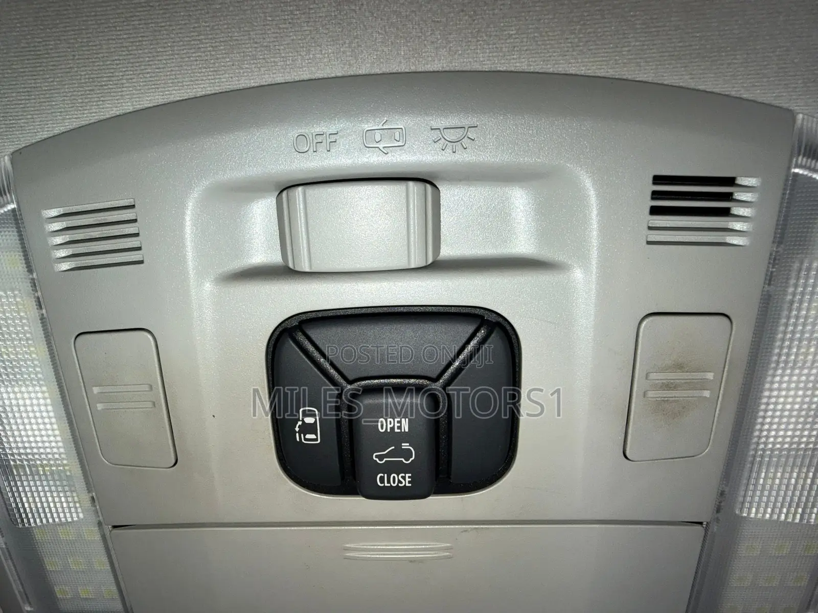 Toyota Vellfire 2009 Black