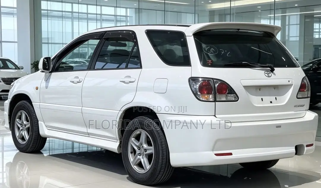 Toyota Harrier 2000 White