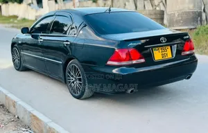 Toyota Crown 2006 Black