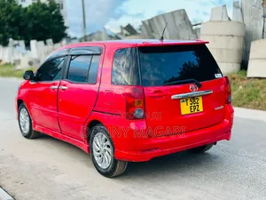 Toyota Raum 2005 Red