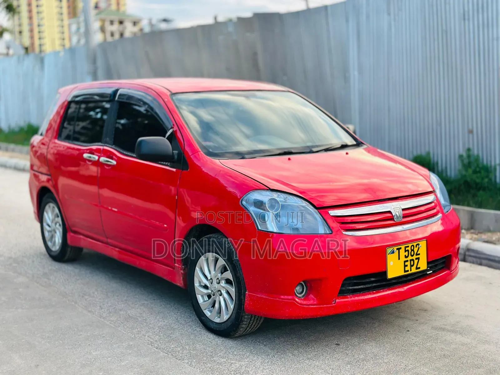 Toyota Raum 2005 Red