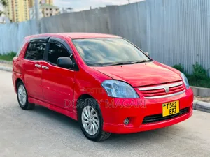 Toyota Raum 2005 Red