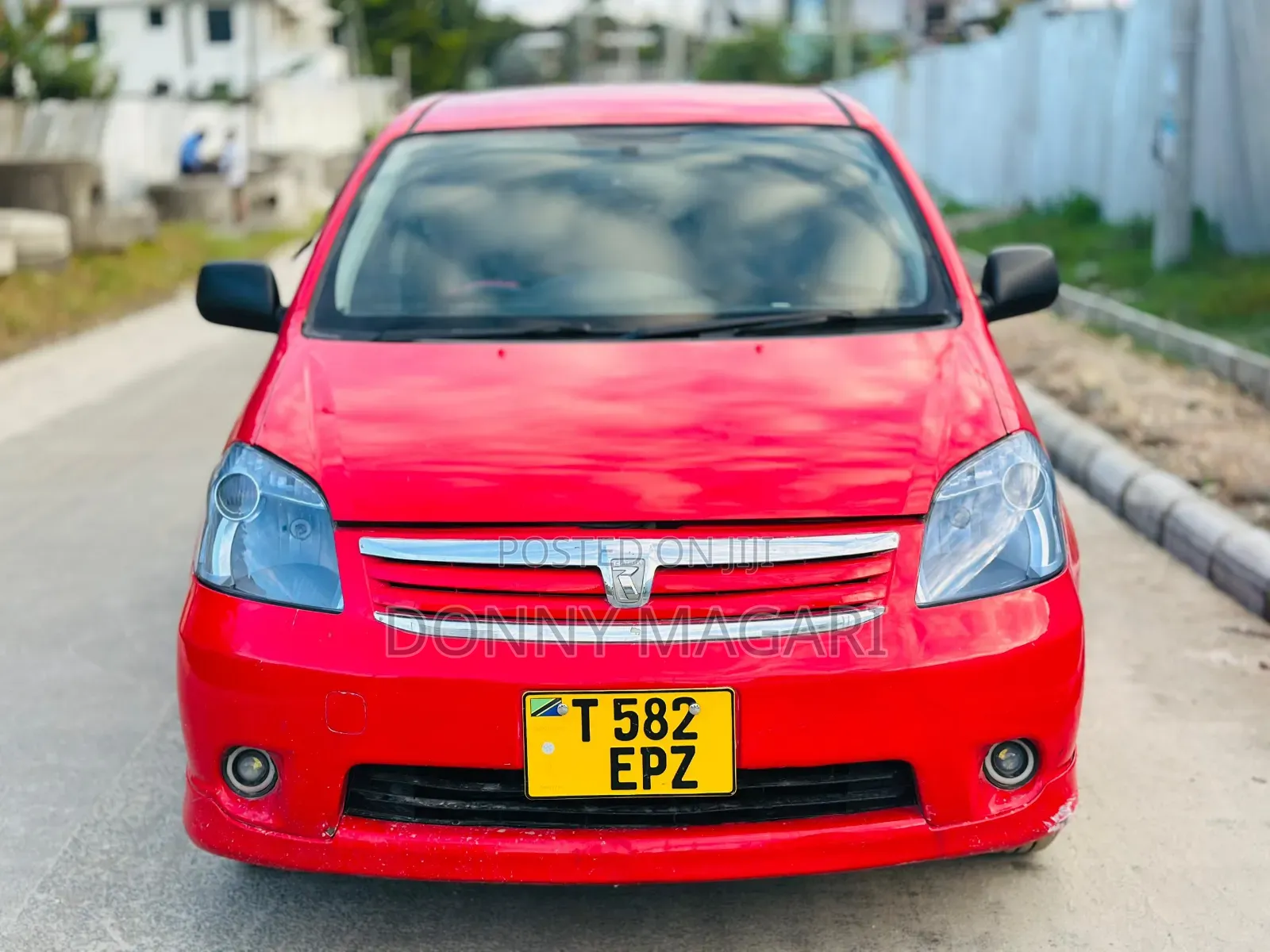 Toyota Raum 2005 Red