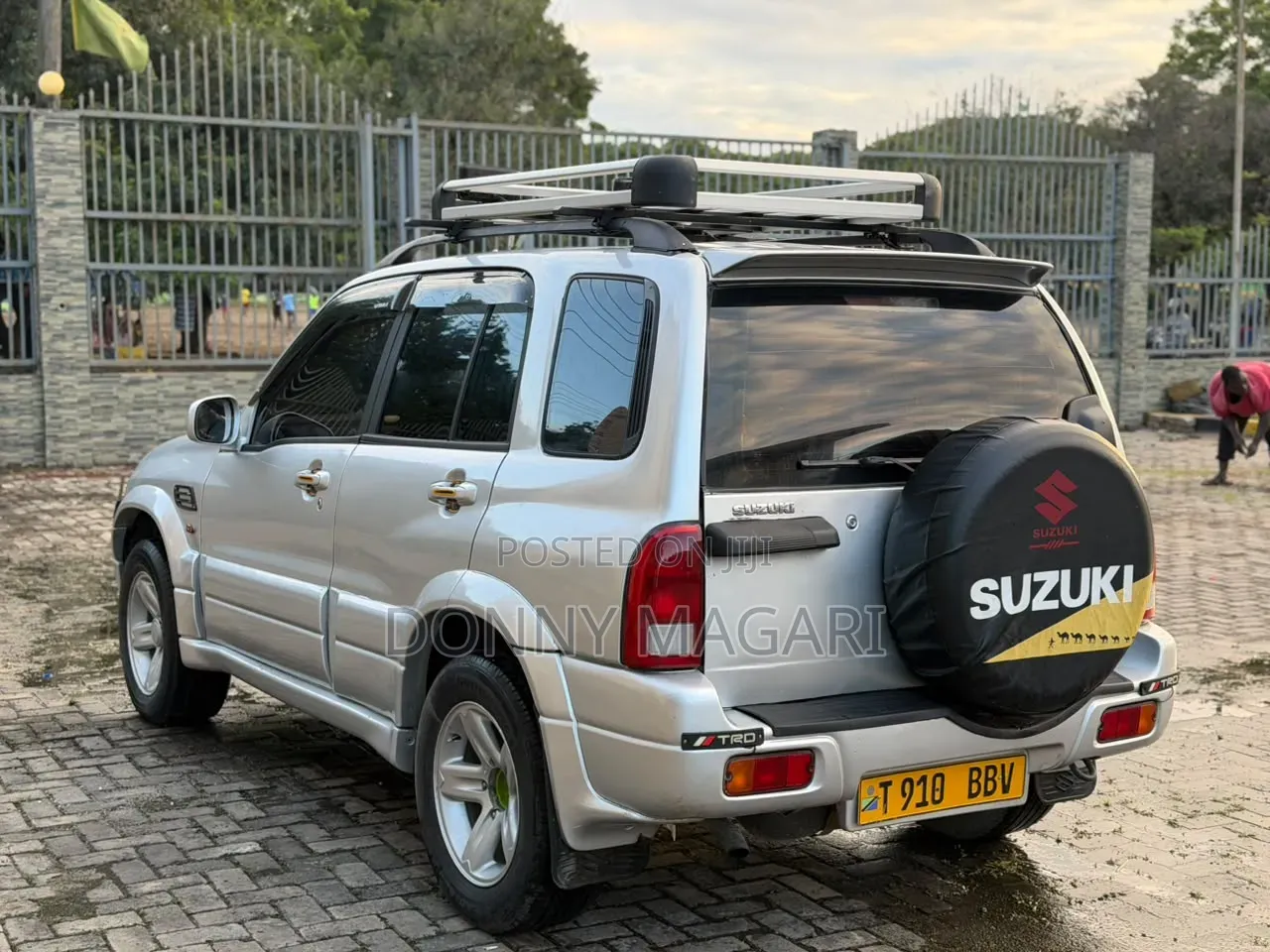 Suzuki Escudo 2005 Silver
