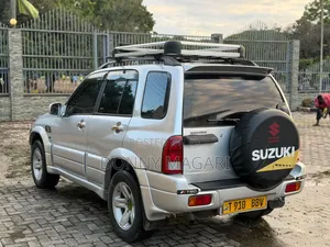 Suzuki Escudo 2005 Silver