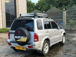 Suzuki Escudo 2005 Silver