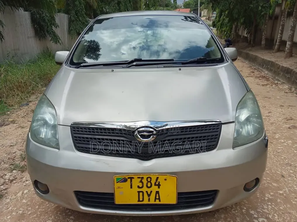 Toyota Corolla Spacio 2006 Gold