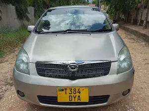 Toyota Corolla Spacio 2006 Gold