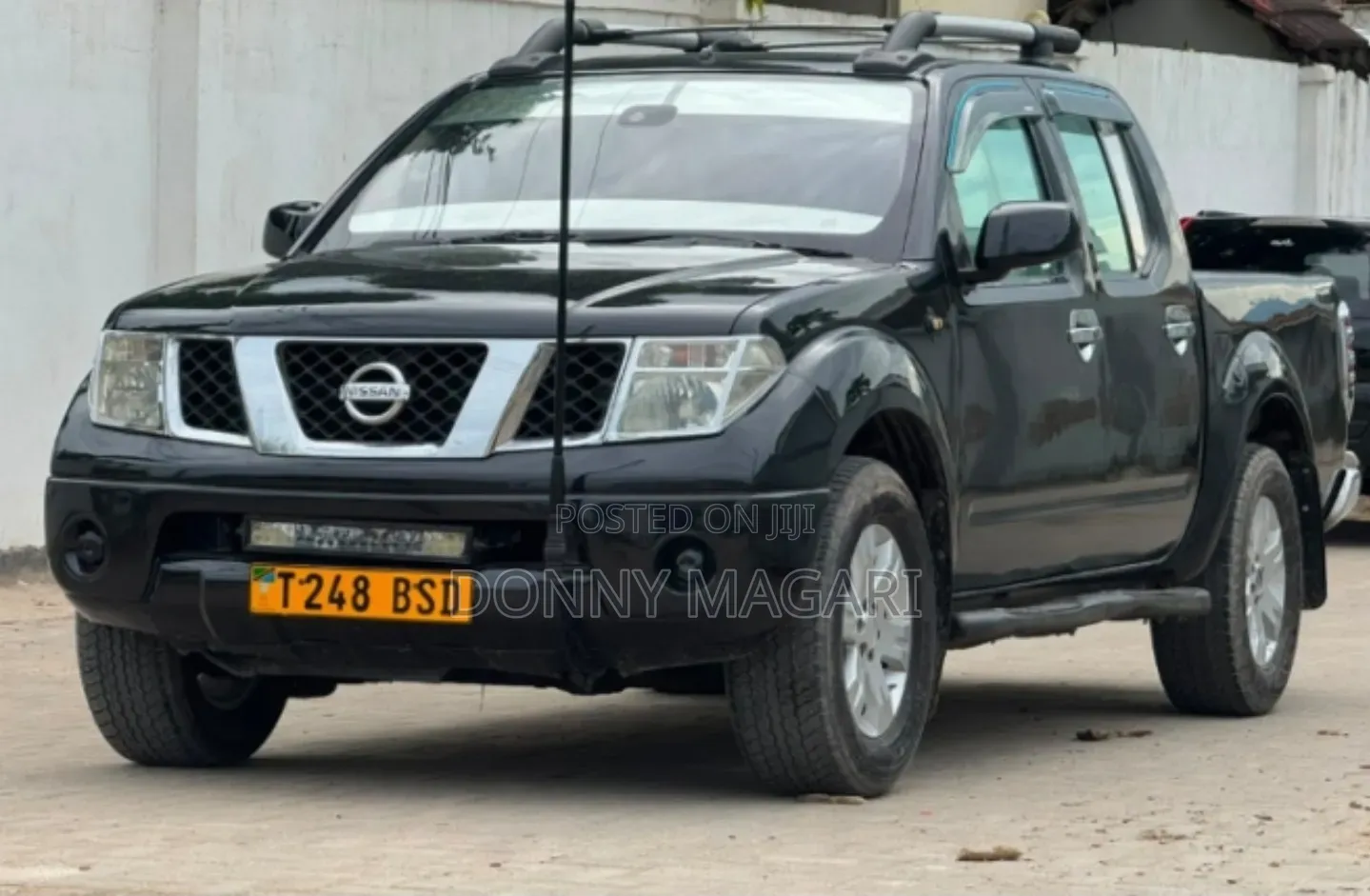 Nissan Navara 2005 Black