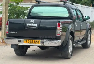 Nissan Navara 2005 Black