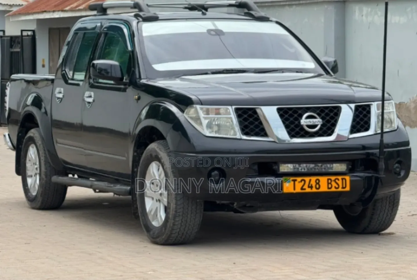Nissan Navara 2005 Black