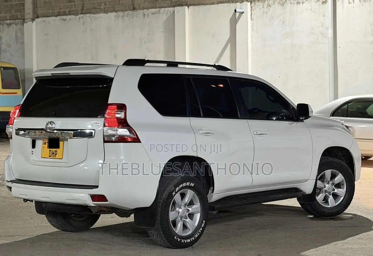 Toyota Land Cruiser Prado 2015 White