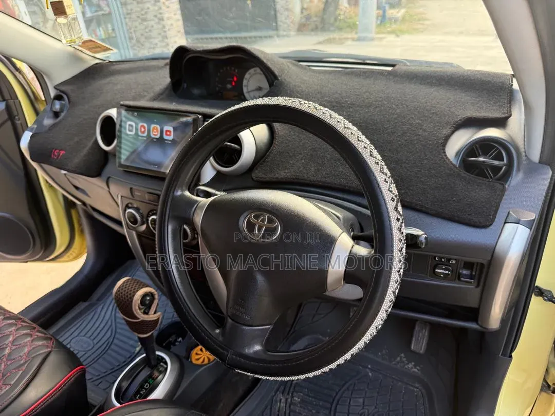 Toyota IST 2003 Yellow
