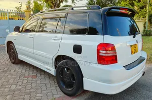 Toyota Kluger 2004 White