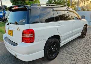Toyota Kluger 2004 White