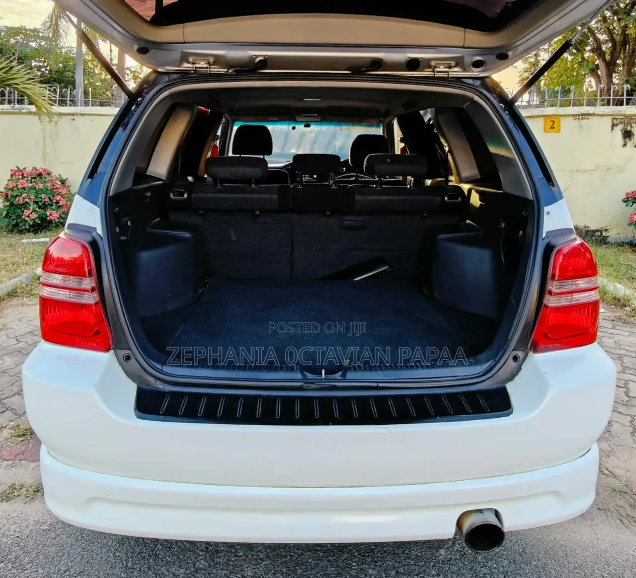 Toyota Kluger 2004 White