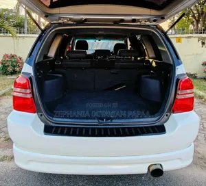 Toyota Kluger 2004 White