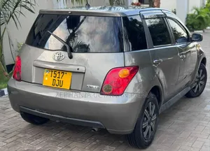 Toyota IST 2003 Gray