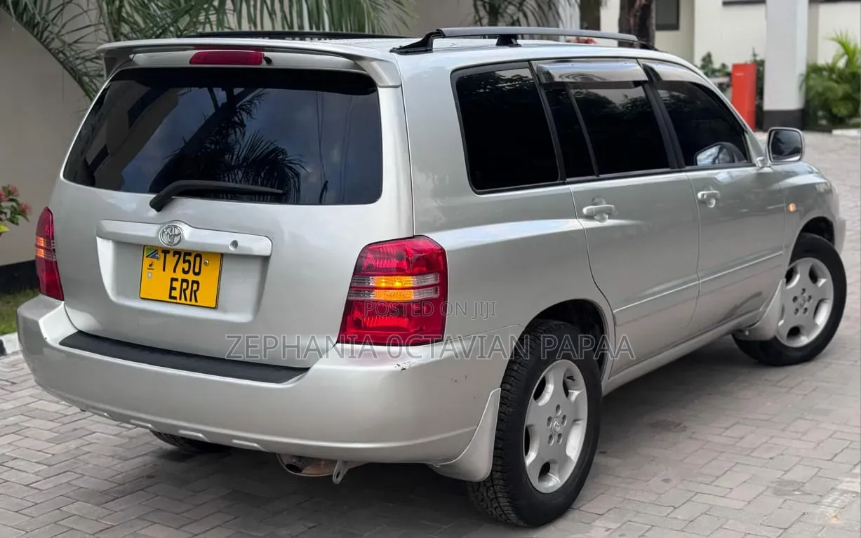 Toyota Kluger 2005 Silver