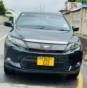 Toyota Harrier 2.0 2016 Maroon
