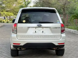 Subaru Forester 2010 Pearl