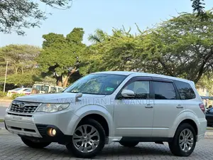 Subaru Forester 2010 Pearl