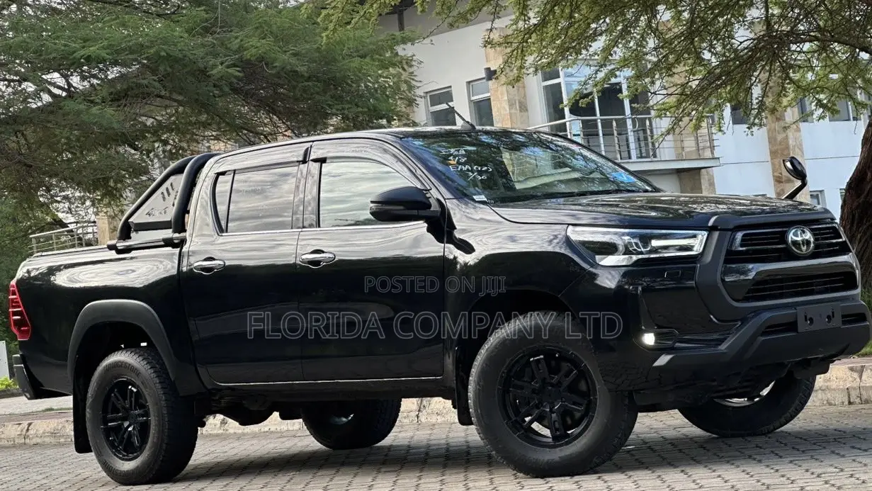 Toyota Hilux 2021 Black
