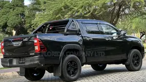 Toyota Hilux 2021 Black