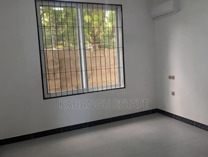 2bdrm Apartment in Oysterbay for rent