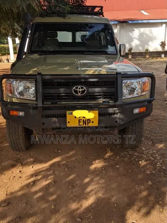 Toyota Land Cruiser 2009 Gold