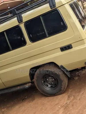 Toyota Land Cruiser 2009 Gold
