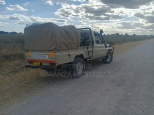 Toyota Land Cruiser 2001 Beige