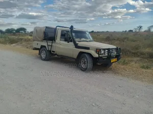 Toyota Land Cruiser 2001 Beige