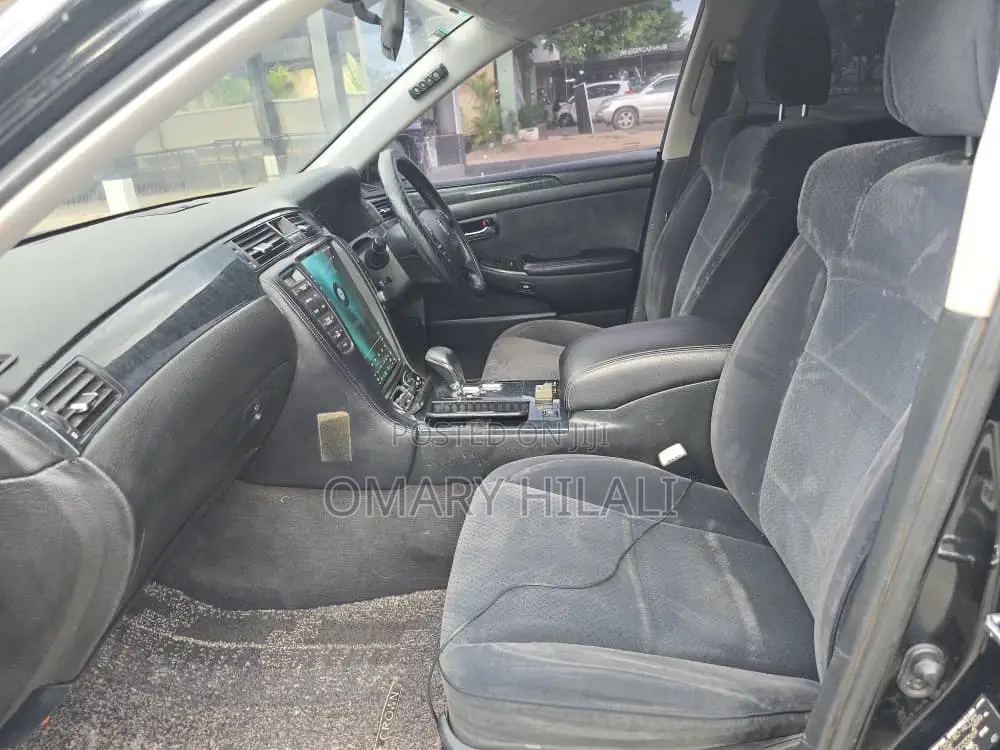 Toyota Crown 2006 Black