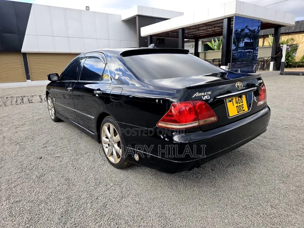 Toyota Crown 2006 Black