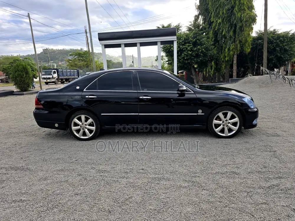 Toyota Crown 2006 Black