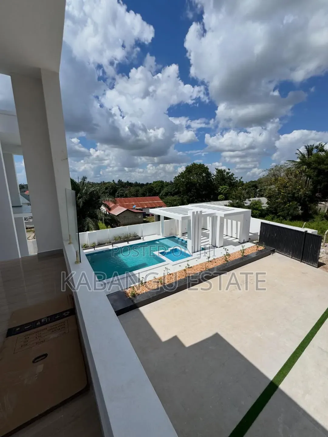 4bdrm Mansion in Goba for sale