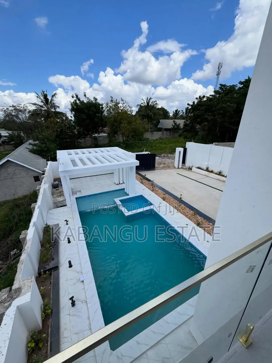 4bdrm Mansion in Goba for sale
