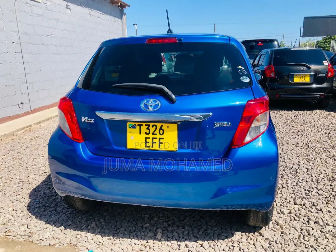 Toyota Vitz 2011 Blue